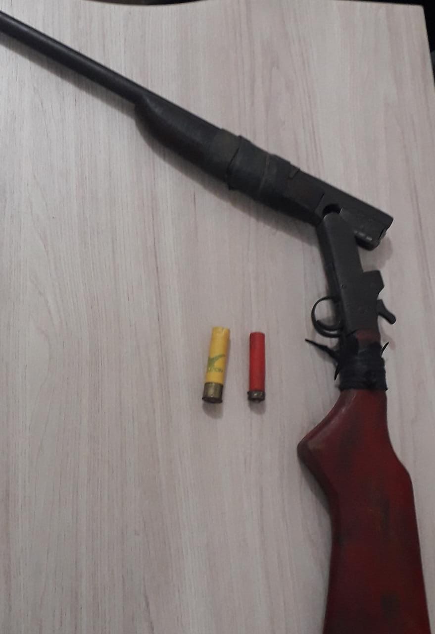 POLÍCIA CIVIL PRENDE DOIS HOMENS E APREENDE UMA ARMA EM TARTARUGALZINHO